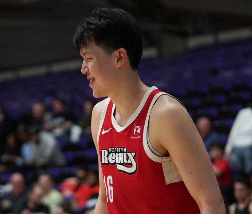 星空体育官网-创G联赛生涯新高!杨瀚森大发神威,但球队惜败!